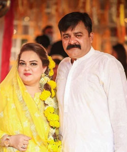 minal khan parents