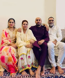 avesh khan family