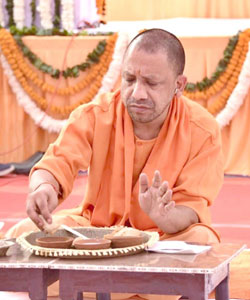 yogi adityanath wife